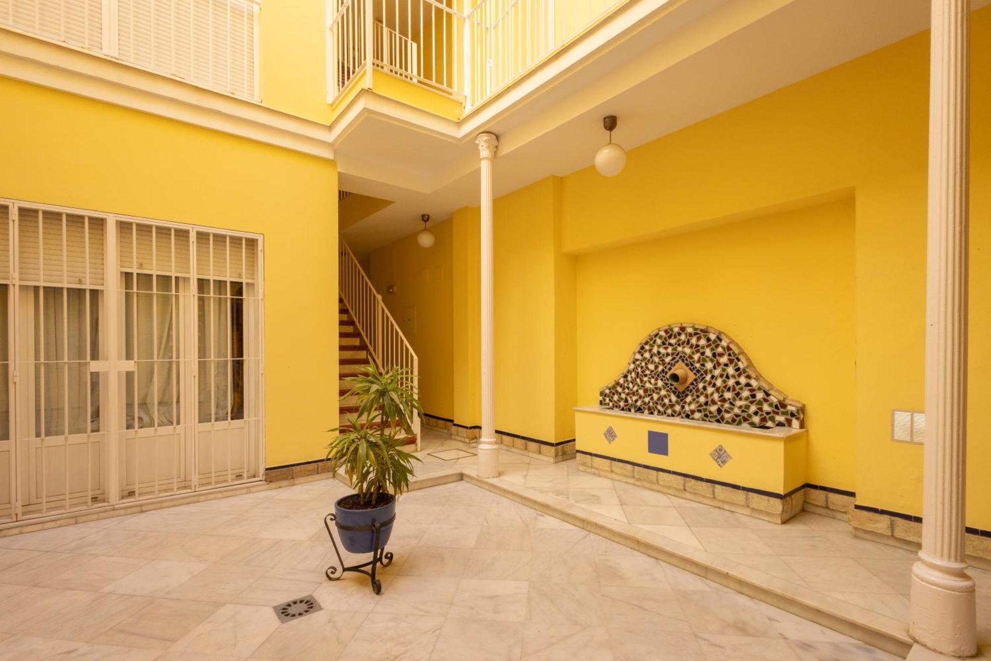 Apartamento Acogedor En Triana Seville Luaran gambar